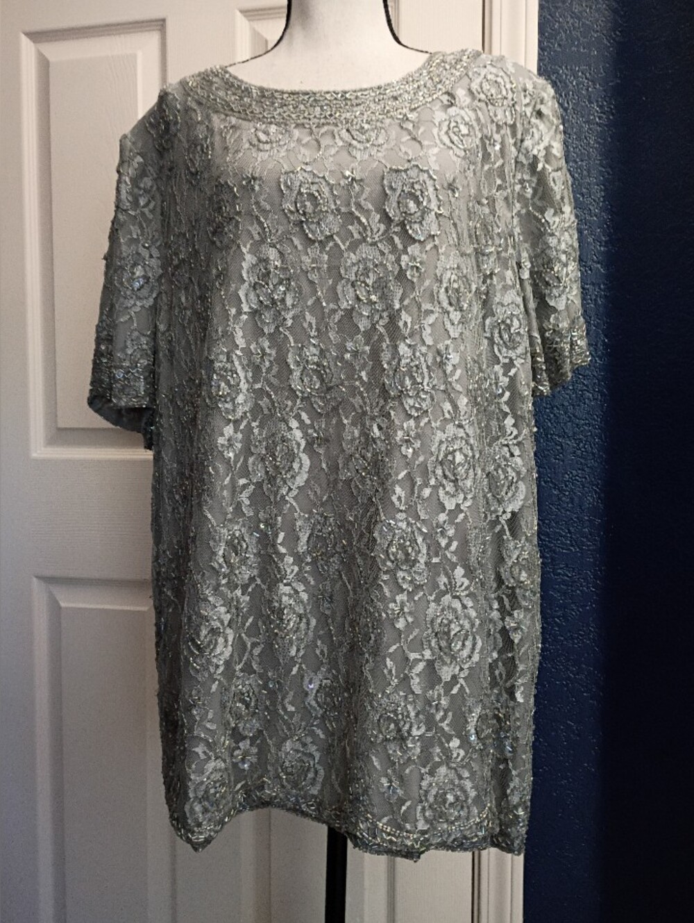 Beaded Lace Short-Sleeve Blouse - Silver Gray